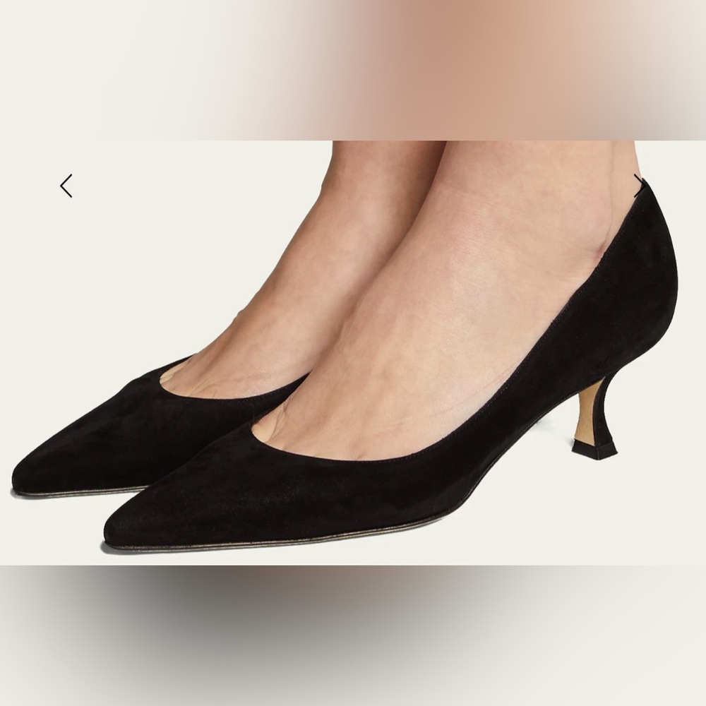 BRAND NEW Manolo Blahnik Srila Suede Pump